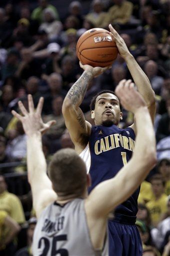 A huge last-second shot by Cobbs lifted Cal over Oregon in Eugene (Photo credit: AP Photo).