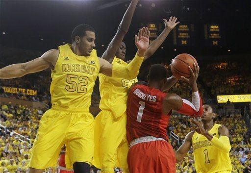 After losing at Indiana, Michigan bounced back at home with a huge win (photo credit: AP Photo).