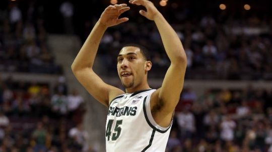  Denzel Valentine #45 of the Michigan State Spartans reacts in the first half against the Valparaiso Crusaders. (Getty)