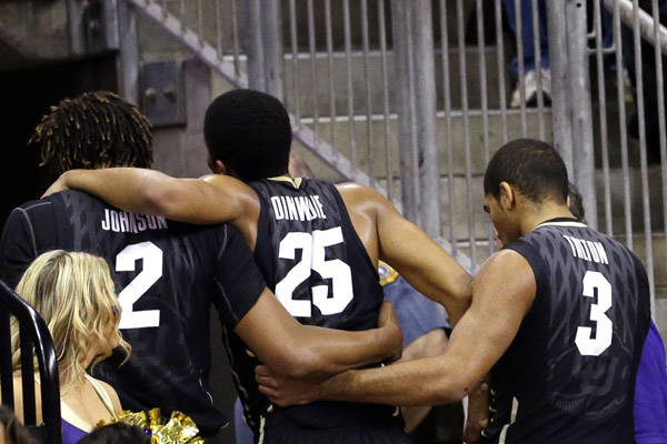 Spencer Dinwiddie's ACL Injury Puts Him Out For The Season (Elaine Thompson, AP Photo)