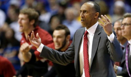 Stanford coach Johnny Dawkins reacts to a call during the first half of a second-round game against New Mexico in the NCAA college basketball tournament, Friday, March 21, 2014, in St. Louis. (AP Photo/Charlie Riedel)
