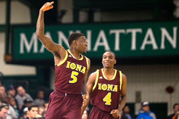 A.J. English and the MAAC-leading Gaels showed grit last week. (Andrew Theodorakis / New York Post) 