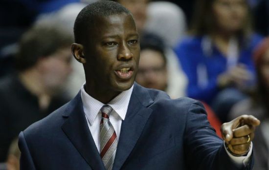 Anthony Grant may get another season on the bench after all. (AP/Mark Humphrey)