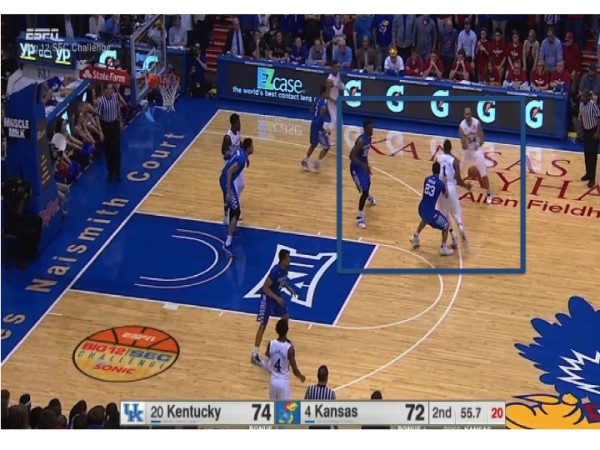 We are looking at a simple hand off play with Ellis and Selden at the top of the key. 